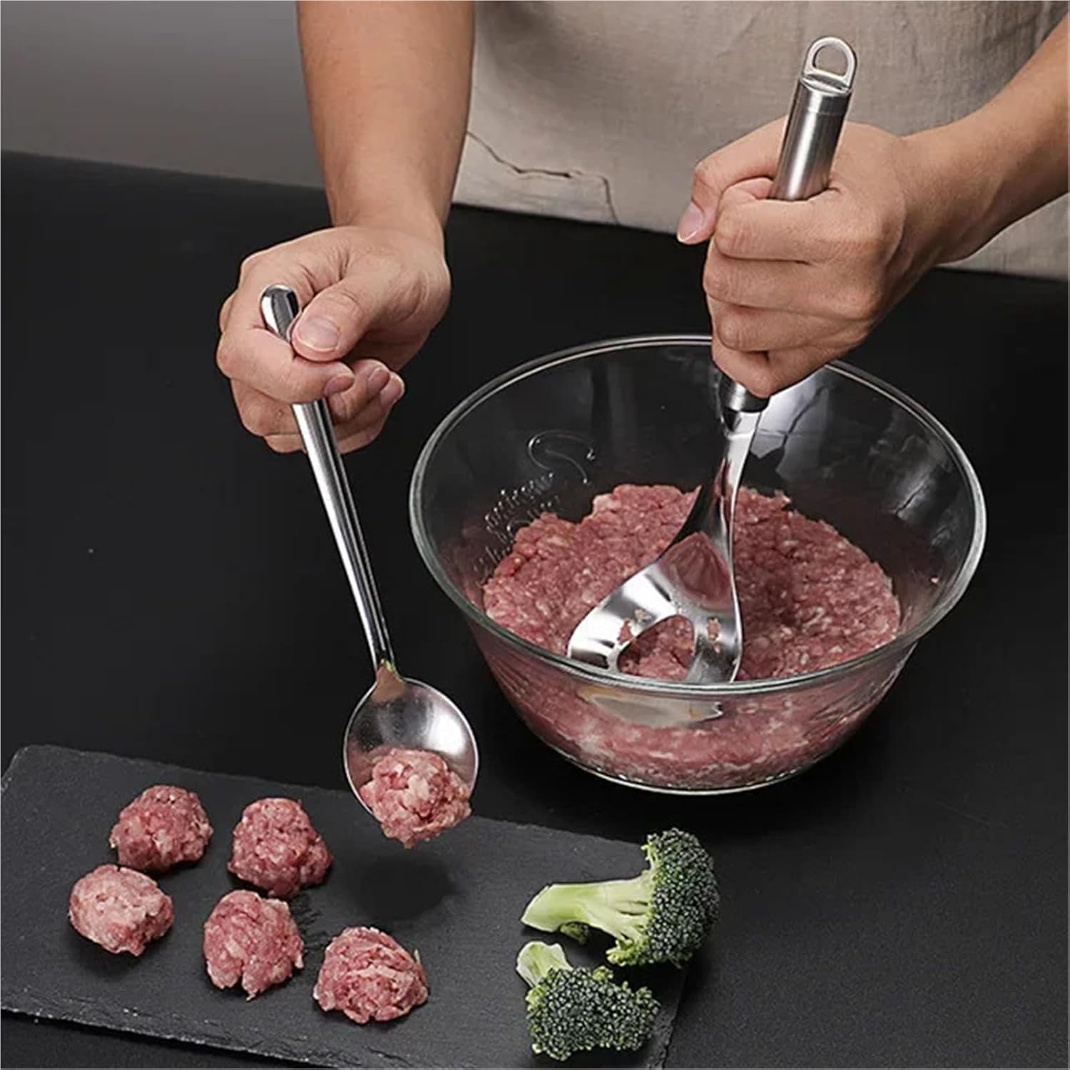 Non-Stick Creative Meatball Maker Spoon Meat Baller with Elliptical Leakage Hole Ball Mold Kitchen Utensil