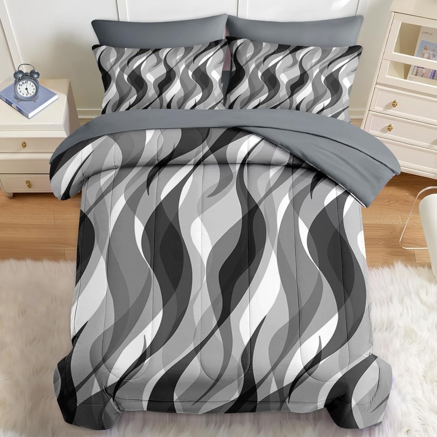 Couette 220x240 chaude grise motif vagues avec 2 taies d'oreiller