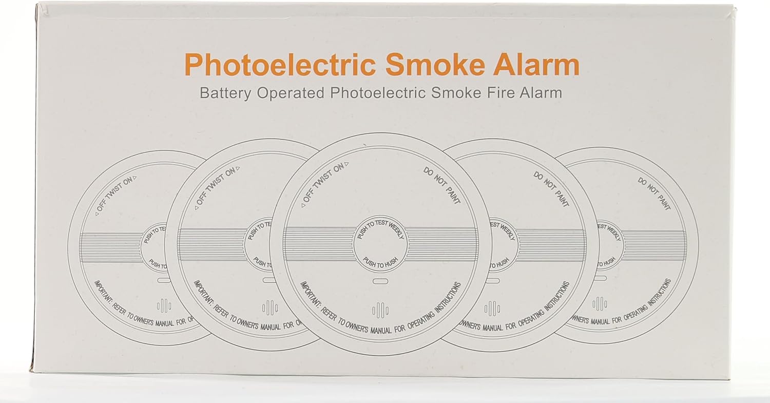 Front view of the HEIMAN smoke alarm with icons indicating 10-year battery, exact, and efficient operation.