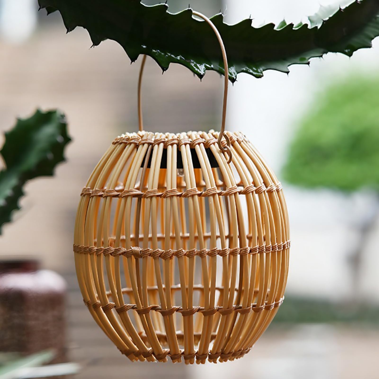 Lanterne in rattan, da esterni in rattan, resistenti alle intemperie, ad energia solare, con elegante , struttura in resina robusta con design unico, illuminazione da giardino per