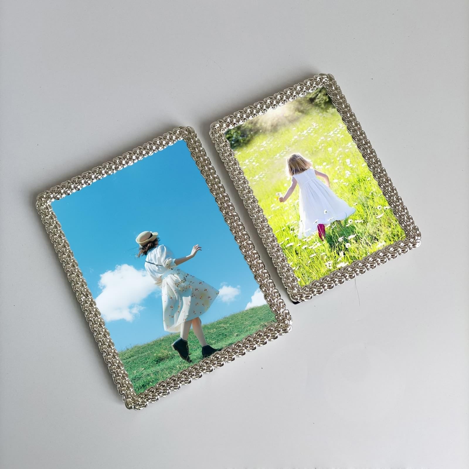 Bilderrahmen Silber, Fotogröße 12.5x17.5 CM Tischplatte Elegant Fotorahmen mit Passepartout Horizontal/Vertikal, Rechteck Kratzfestes Posterrahmen Metall für Wohnzimmer, Schlafzimmer