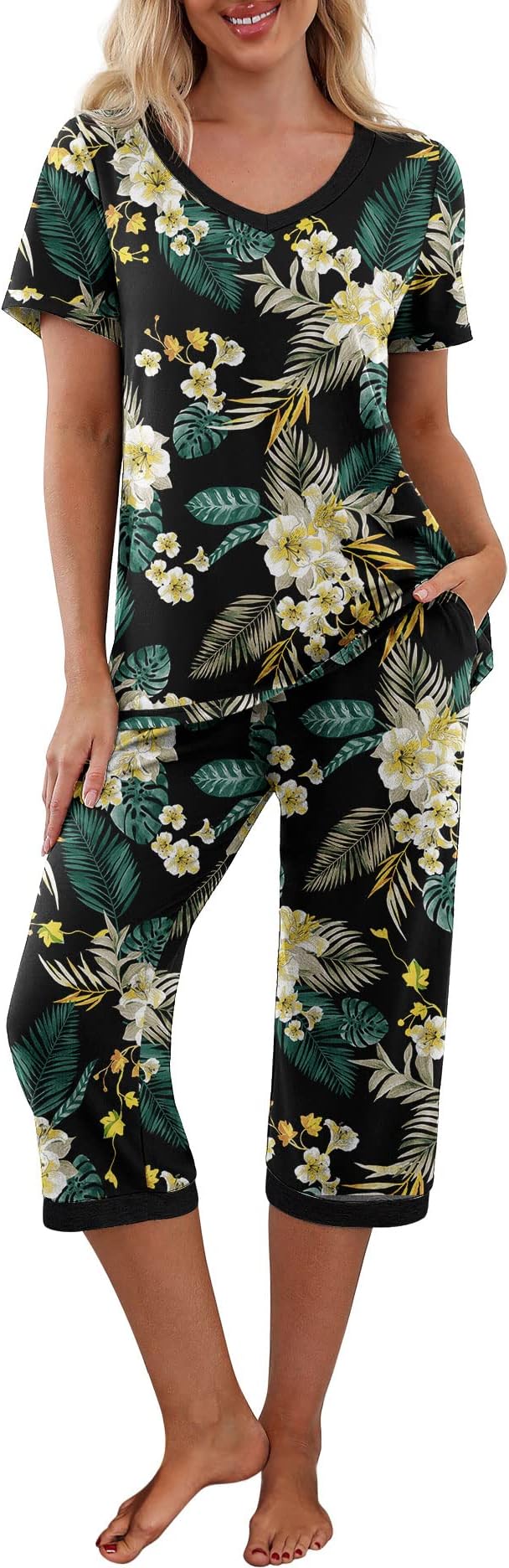 Women's Pajama Set Short Sleeve Shirt and Capri Pants Sleepwear Pjs Sets with Pockets