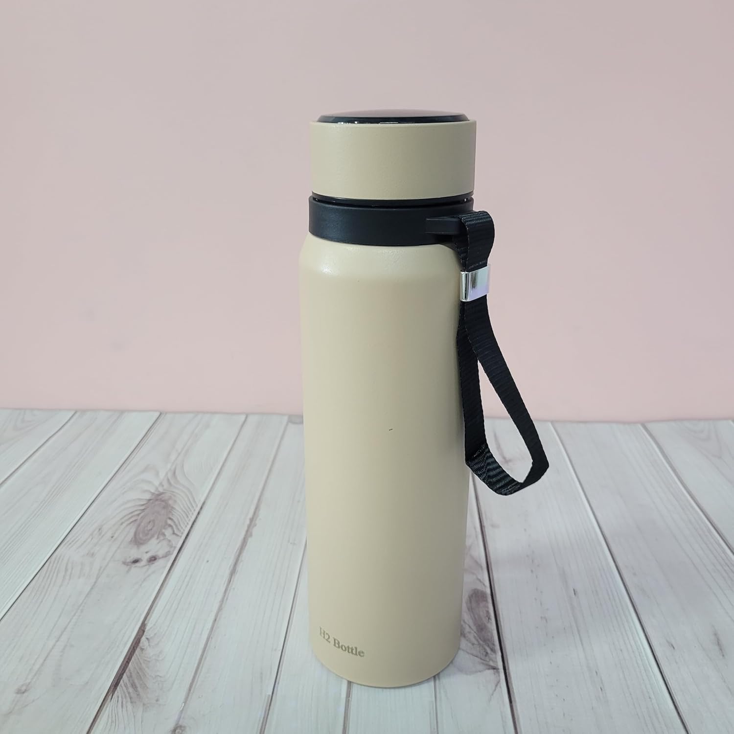 H2 Bottle Insulated mugs featuring a leak-proof lid, double-wall technology, and 8-hour hot/24-hour cold insulation – ideal for commutes, hikes, and the office