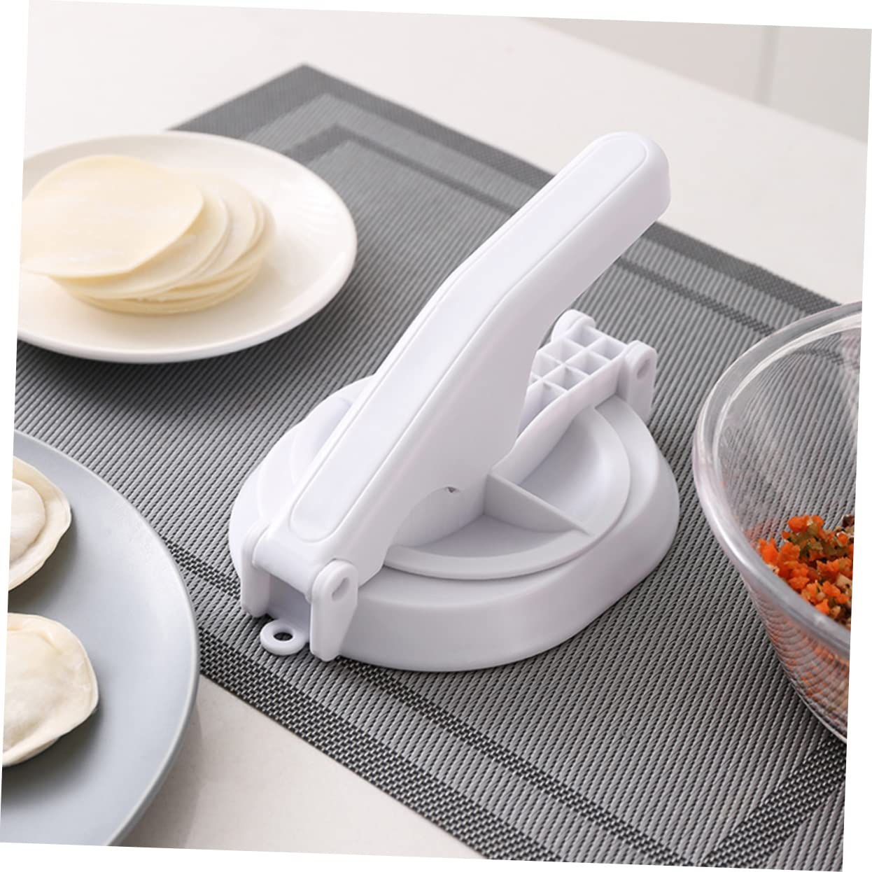 ABOOFAN 2Pcs Dumpling Wrapper Maker Manual Dough Press Mold Kitchen Tool for Homemade Dumplings Random Color for Making Dumpling Skin and Pastry Wraps