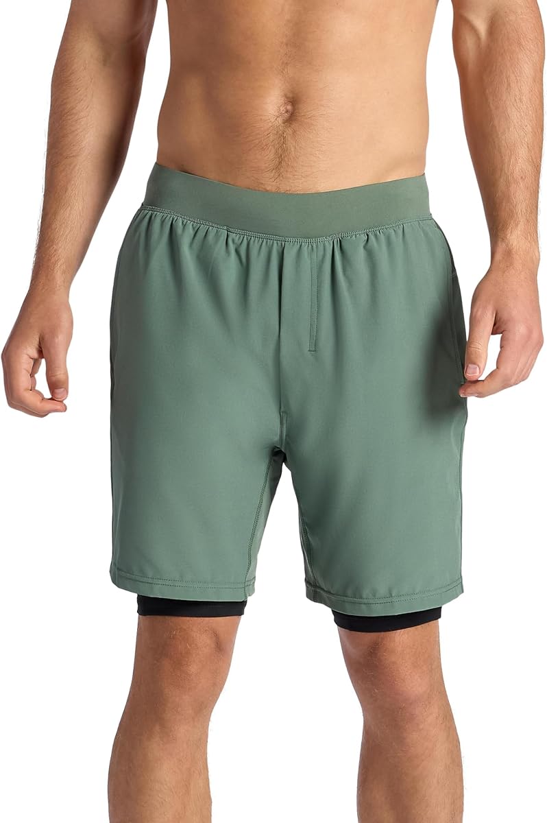 Gaiam Upside - Pantalón corto para hombre de 7 pulgadas con forro, ajuste estándar, material ligero elástico, que absorbe la humedad