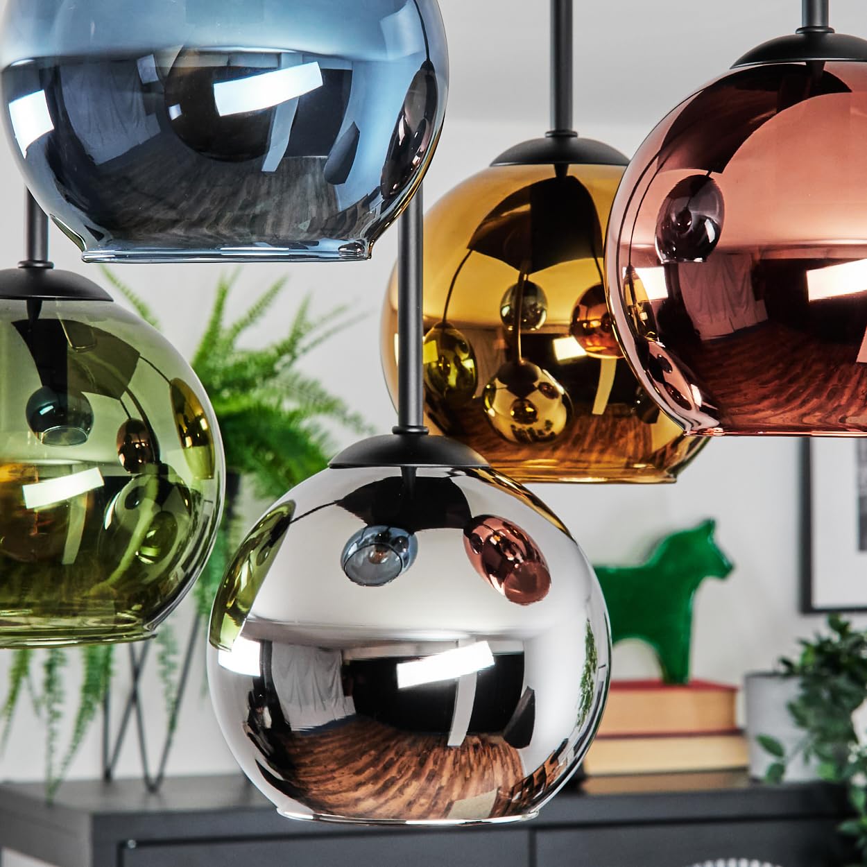 HOFSTEIN Deckenleuchte Koyoto, 5-flammige Deckenlampe aus Metall/Glas in Schwarz/Blau/Grün/Gold/Kupfer/Chrom/Rauch, Leuchte im Retro-Design (Schirme Ø 15 cm), E14, Esszimmer, Wohnzimmer, Schlafzimmer