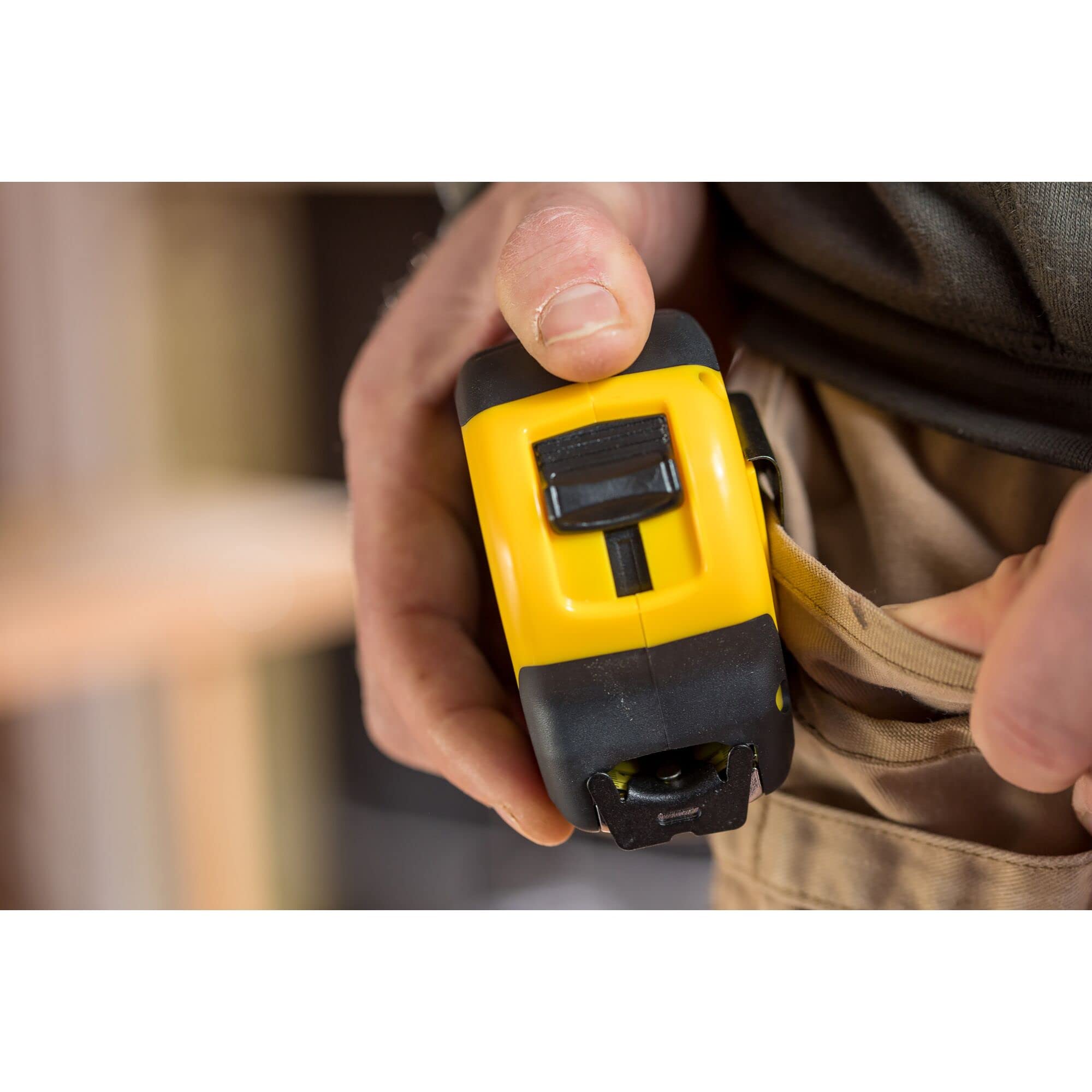 STANLEY FMHT81555-0 mètre mesureur - Gamme FATMAX - Fabriqués en France - Revêtement Blade Armor - Ruban Résistant et Épais - Boitier Abs Bi matière - Amortisseur de Chocs