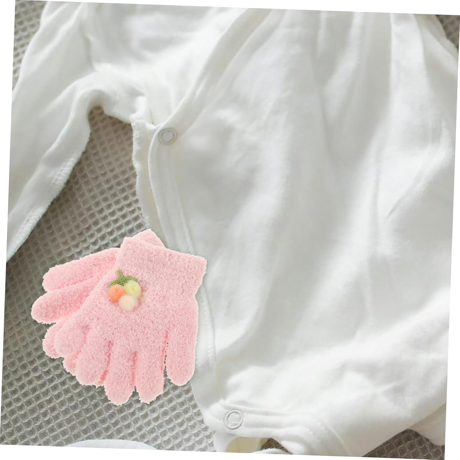 Ipetboom Adorable Pink Full Finger Winter Gloves for Girls Soft Knitted Cartoon Mittens Cozy Outdoor Warmth for Kids Winter Activities