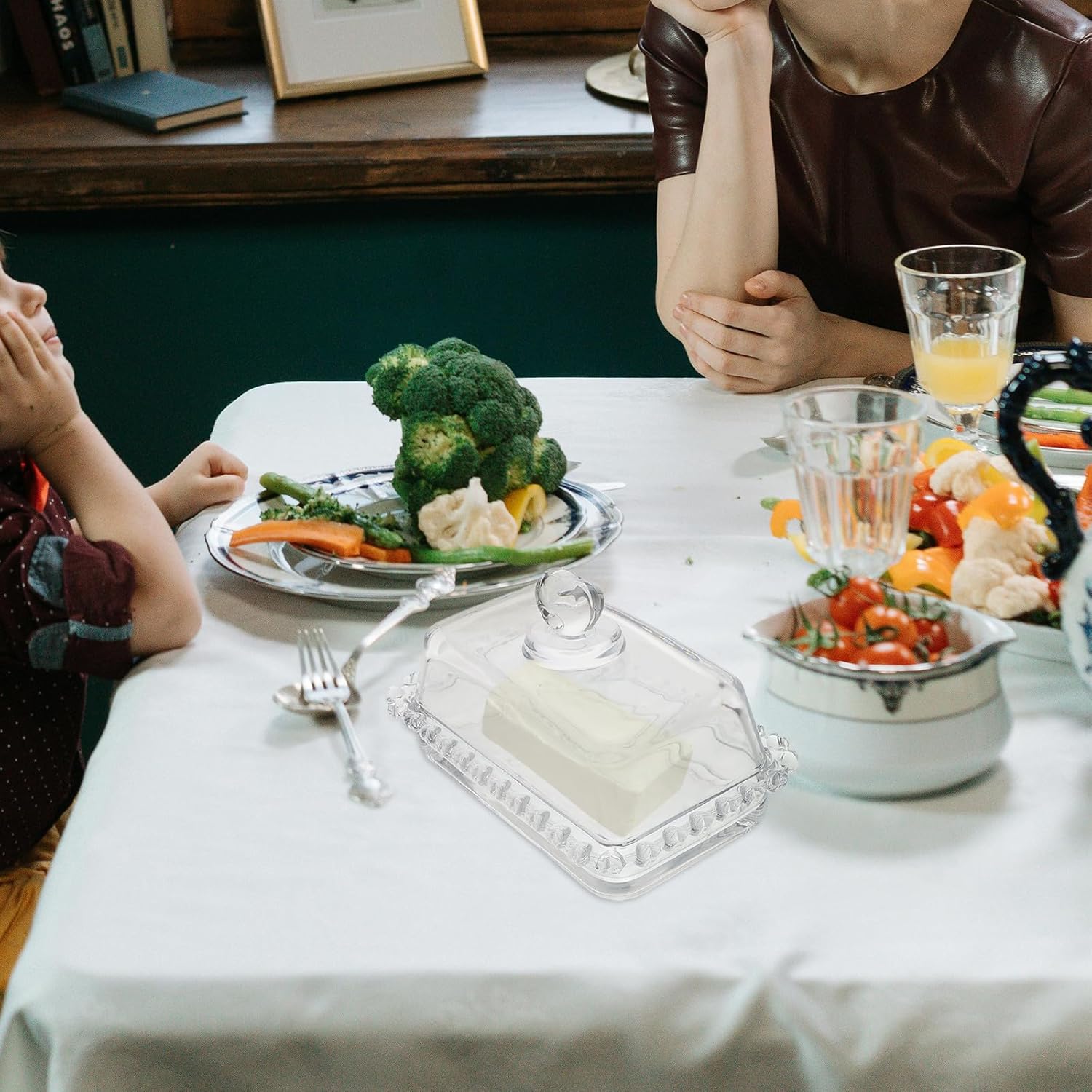 Glass Butter Dish with Lid Pearl-edge Butter Plate and Cheese Holder Dustproof for Kitchen Countertop and Dining Table Use