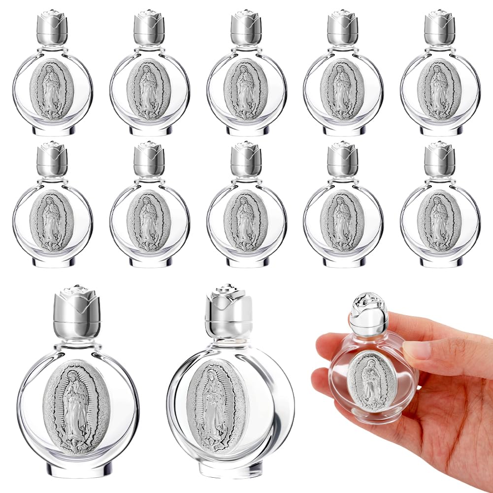 Bouteilles d'eau bénite comme souvenir de baptême pour les invités de la famille