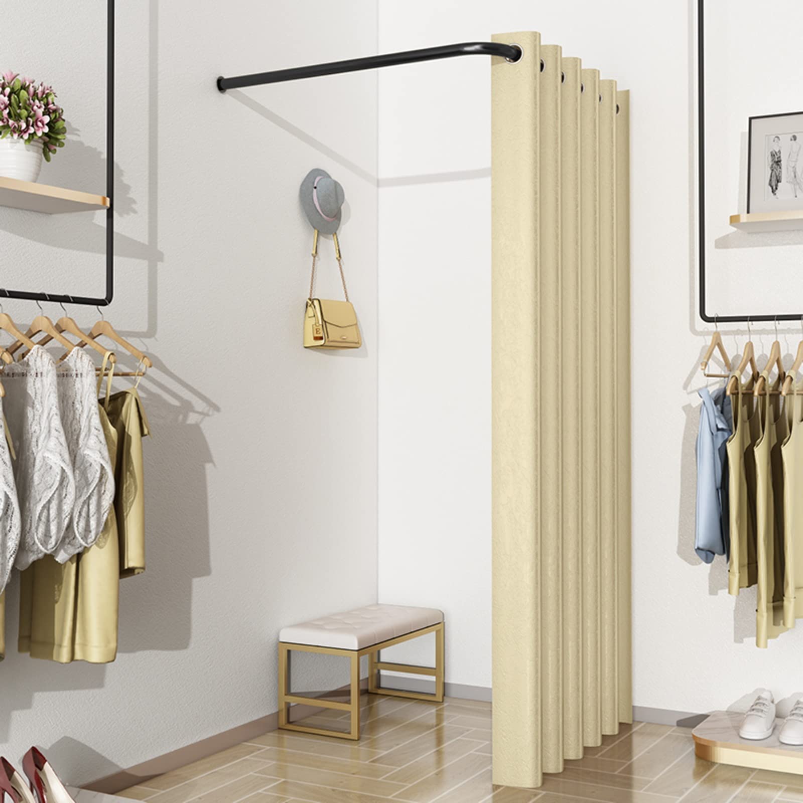 Vestiaire de magasin contre les regards indiscrets avec structure en L pour essayage