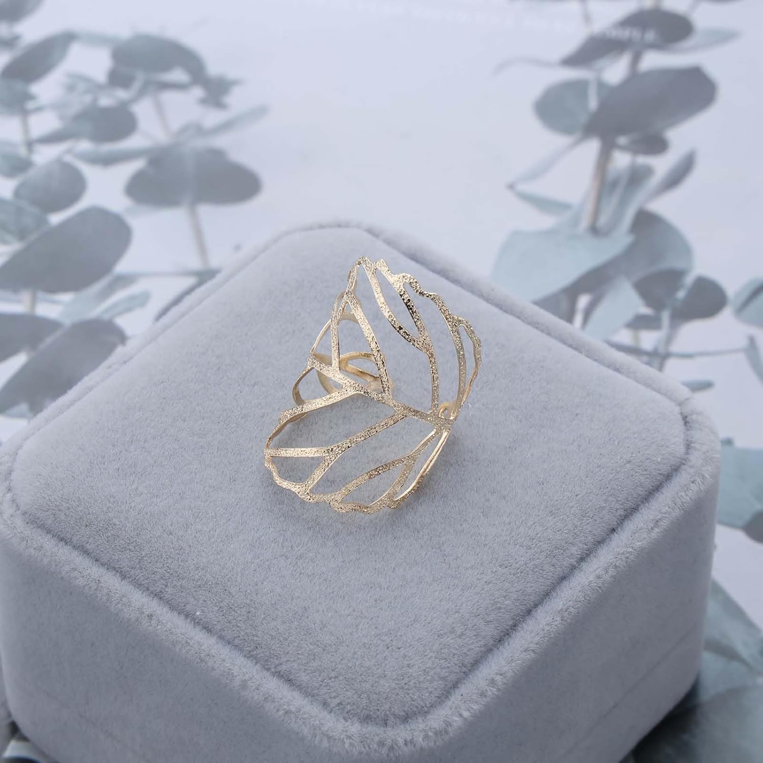 Vintage Hollow Large Leaf Ring Gold Adjustable Wrap Open Ring Minimalist Leaf Knuckle Finger Rings Irregularly Geometric Statement Leaves Rings Jewelry for Women - Image 3