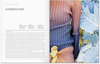 PLEATS PLEASE ISSEY MIYAKE 本 イッセイミヤケ Pleats Please Issey Miyake (English, French and German