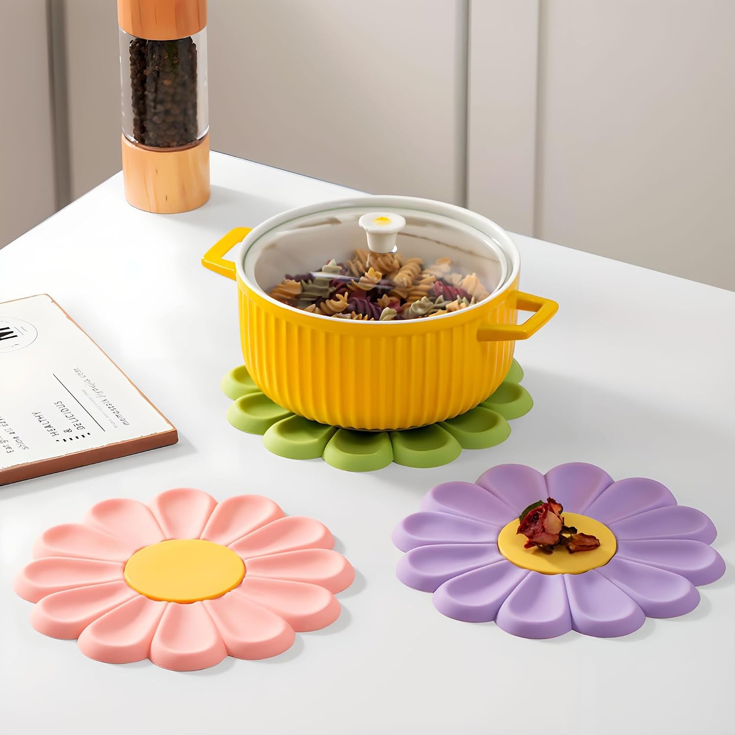 Daisy Silicone Trivet 6.7 Inch Heat Resistant Hot Pad