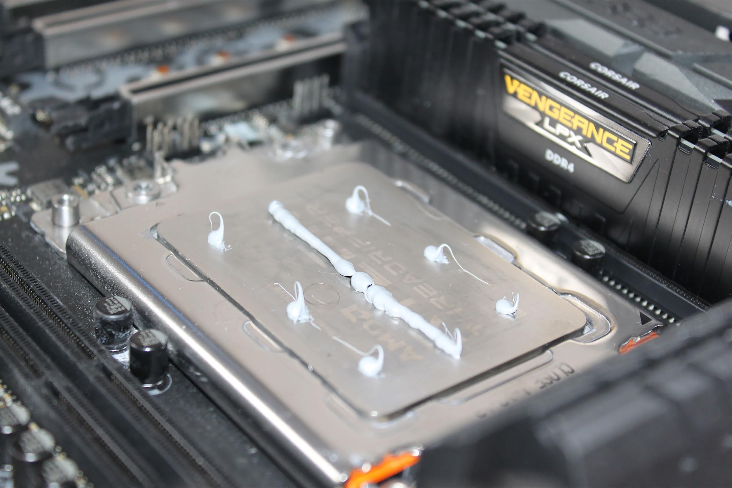 Quantum Pro - Pasta térmica extrema para CPU y GPU (50 g aplicador)