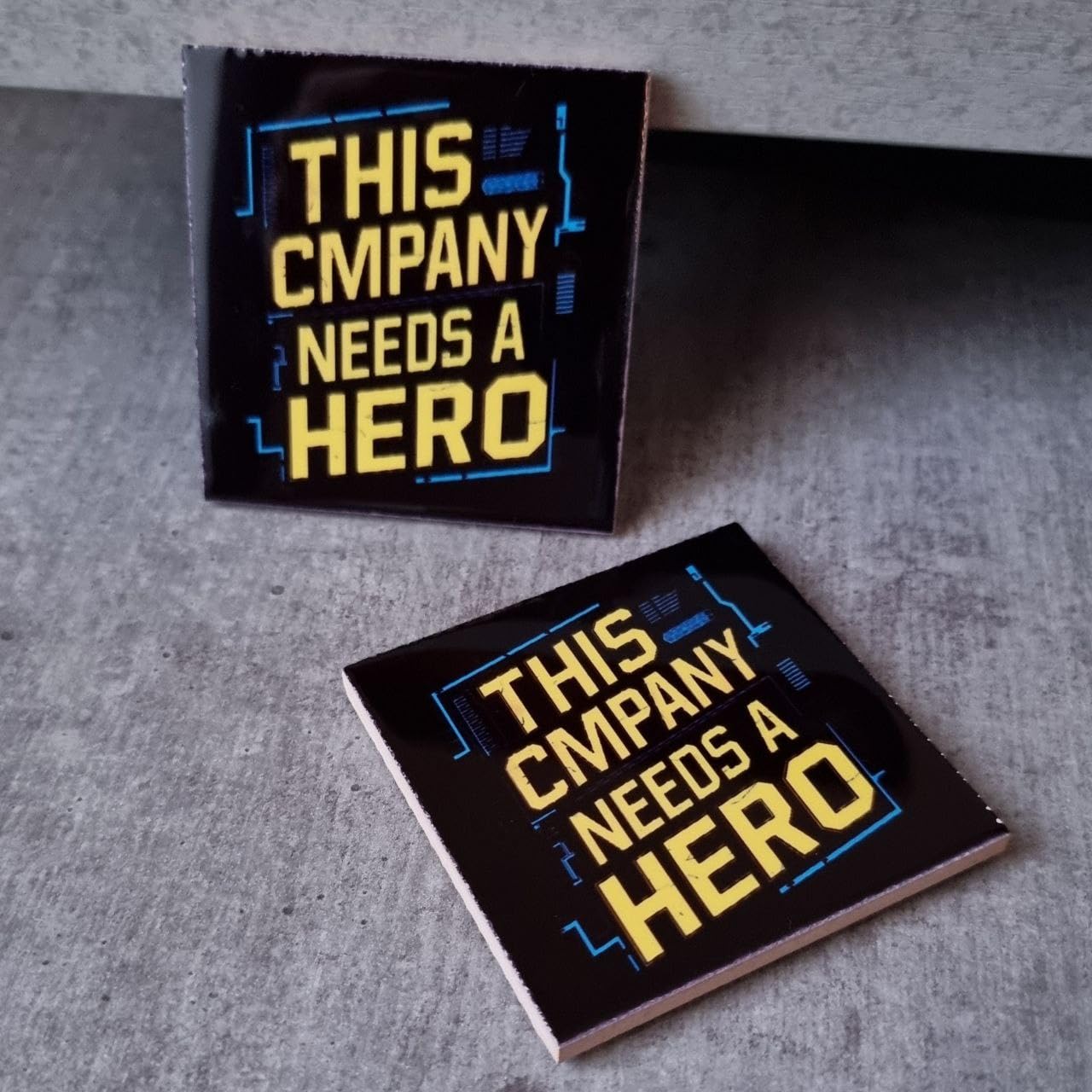 1 Pc, This Company Needs a Hero, 2.75" by 2.75", Homemade in Portugal, Ceramic, Gift, Encouragement, Locker Decorations, Motivational Sayings, Home/Kitchen/Office/Whiteboard/Fridge Magnet.