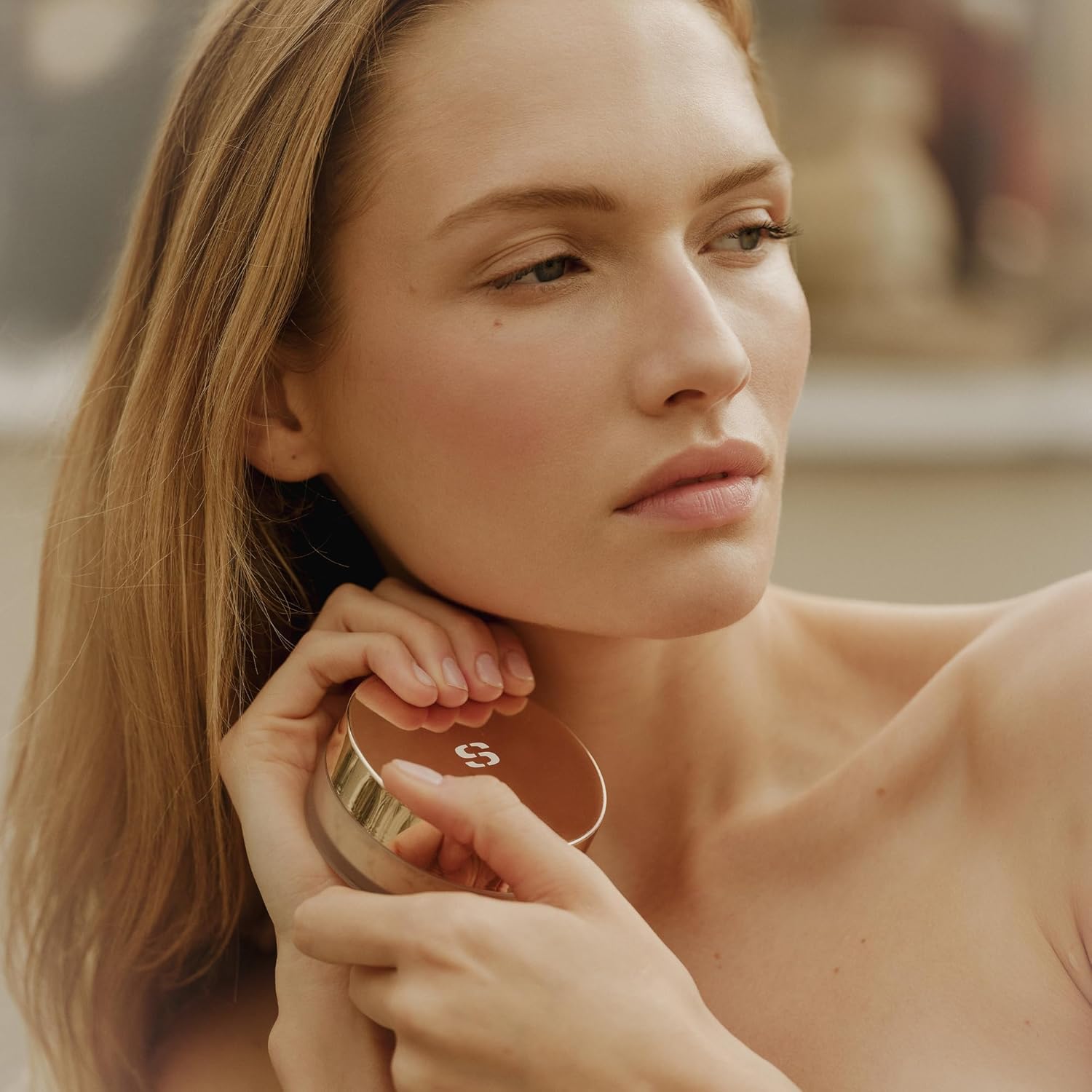 Sisley Paris Phyto-Teint Poudre Libre, 2 Translucent - Moisturizing, Protective Loose Powder - Controls Shine, Reduces Appearance of Wrinkles & Prolongs Makeup - Matte Finish - Image 3