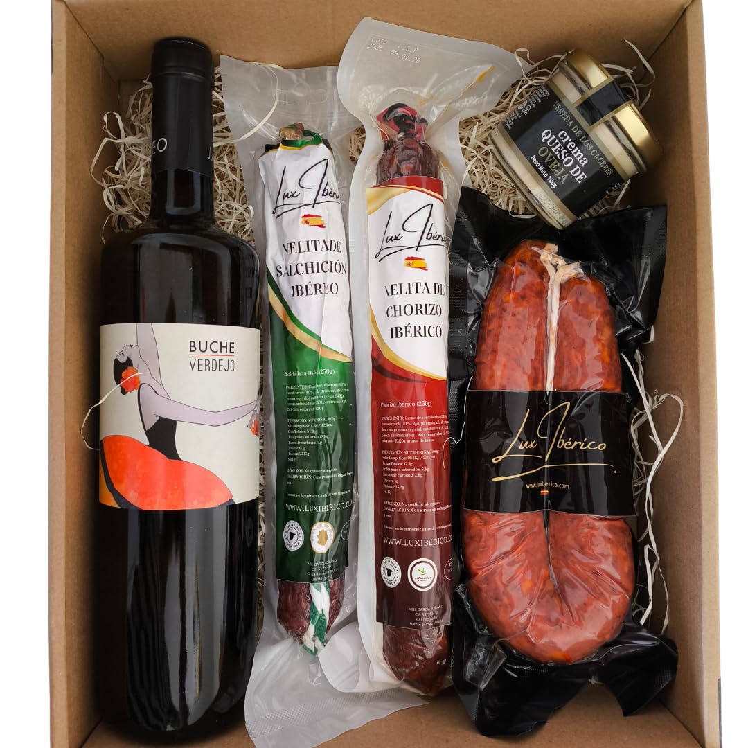 Cesta Gourmet "Livia" - Vino Blanco Verdejo, Embutido y Morcilla | Vino blanco Verdejo, velitas de chorizo y salchichón ibérico, morcilla patatera y crema de queso de oveja. Para regalar.
