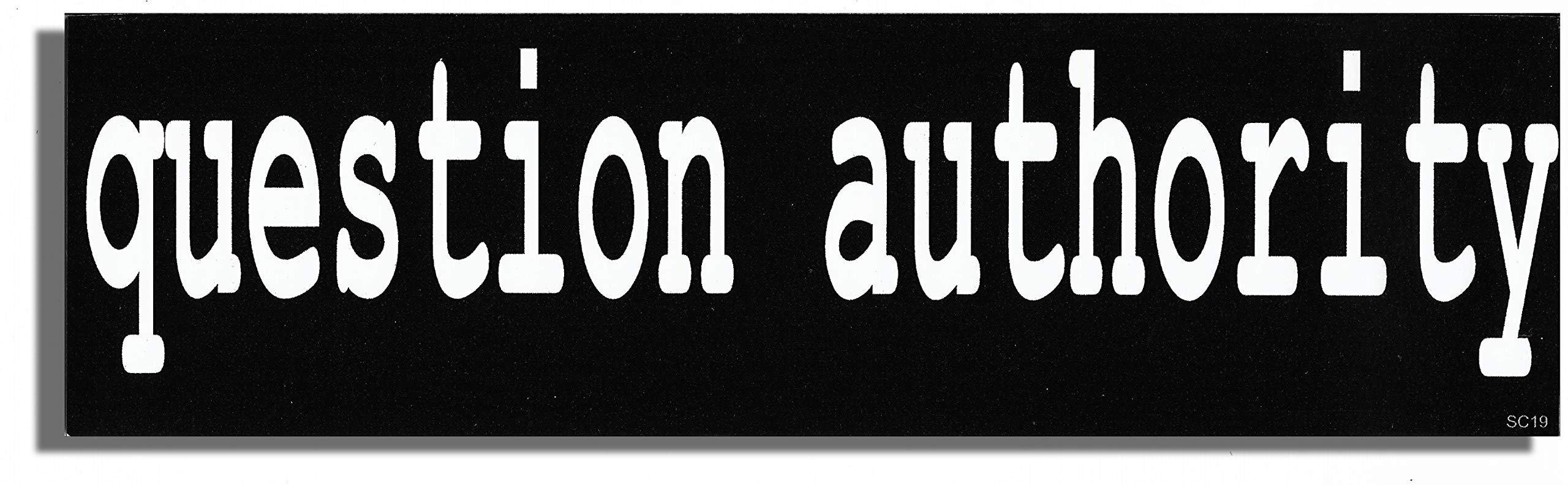 Imán para coche Question Authority evita daños de pintura con este adhesivo político