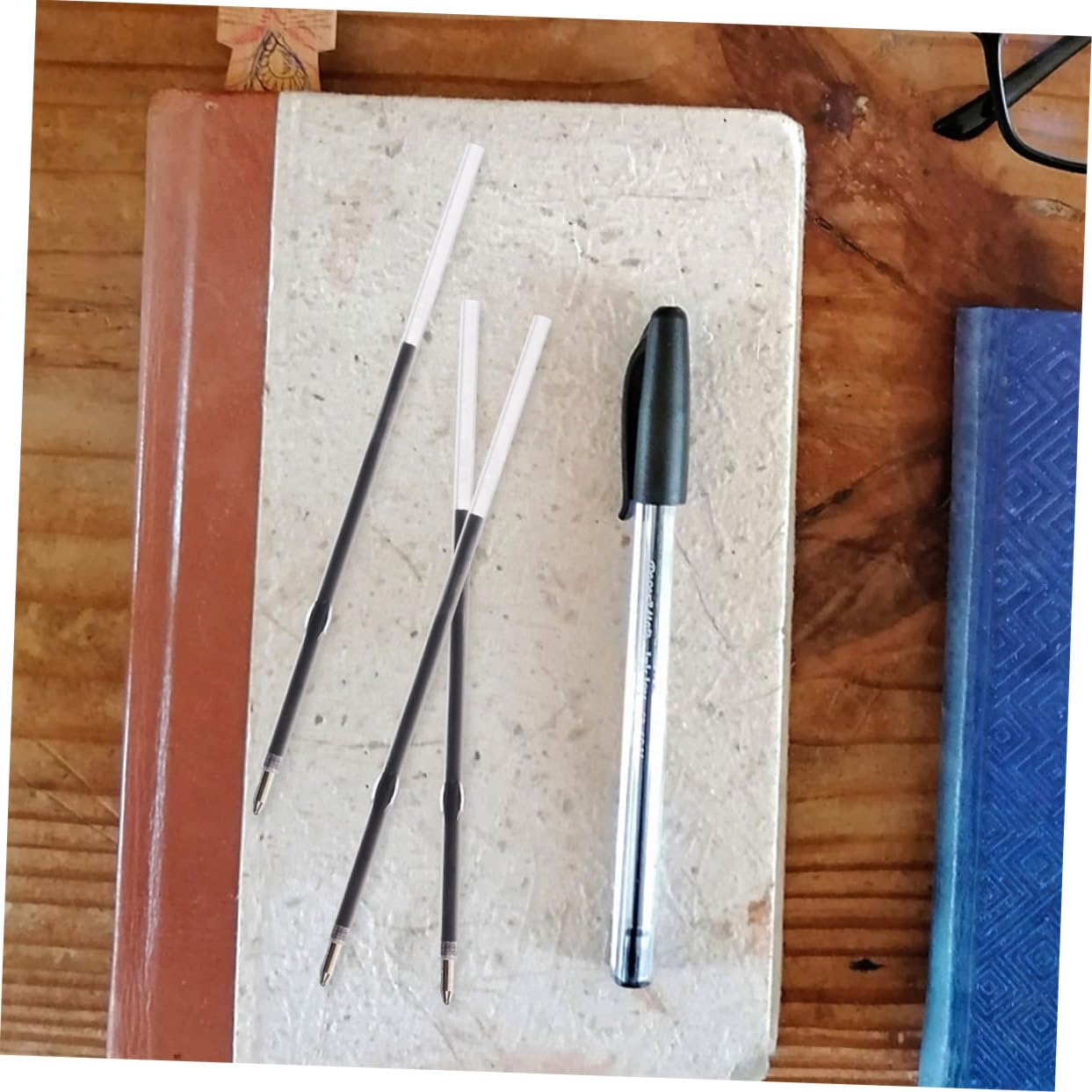 SHINEOFI 800pièces Recharges De Stylo à Bille Remplacements Rapides Et Écrits Fluides Pour Fournitures De Bureau Noirs Et Bleus