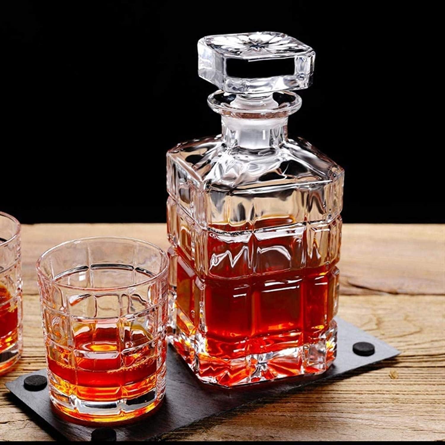 Personality Wine Decanter and Glasses Set Whiskey anter Glass Bottle with Sealed Geometric Stopper Water Dispenser Wine Bourbon Whiskey Brandy Liquor Liquor Decanters
