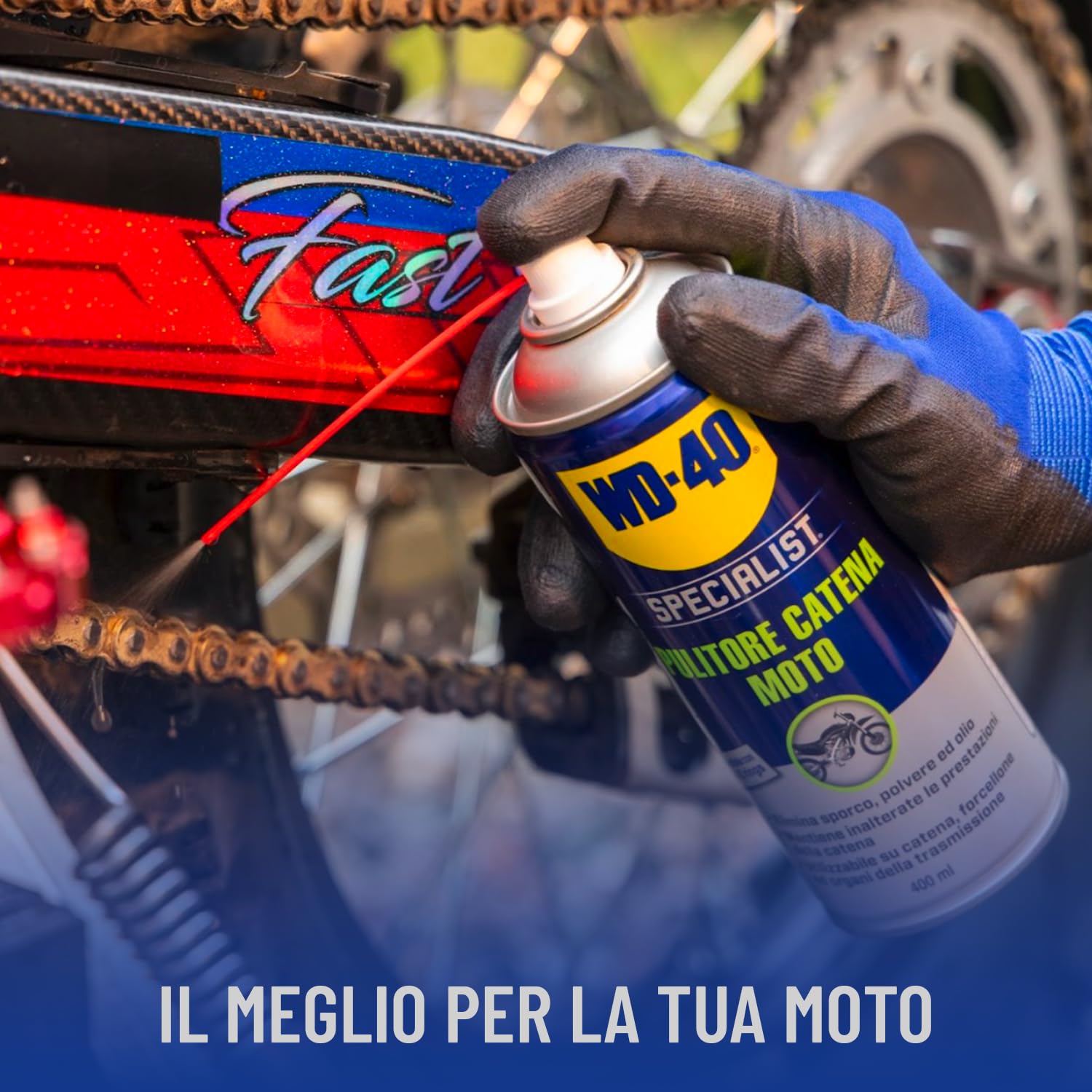 WD-40 - Specialist - Wartungskit für Motorradketten - 1 Reiniger Spray 400 ml + 1 Kettenfett für Motorradketten für feuchte Bedingungen, Spray 400 ml + eine 4-seitige Bürste für die Reinigung der