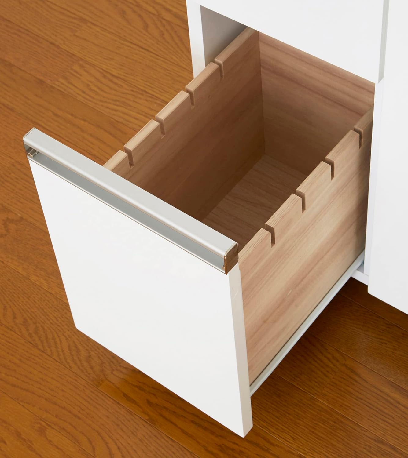 Crocio Sorting Dining Dust Box, 4D, White Coating, Width 32.3 inches (82 cm), Aluminum Handle, 4.9 gal (19 L), Swing Pails with 2