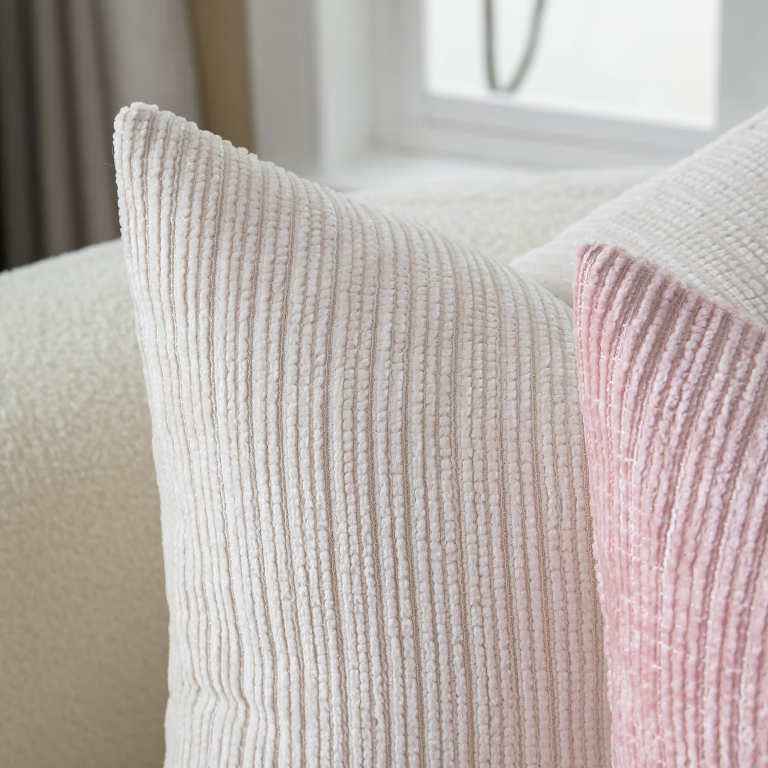 Mandioo Federa per cuscino in ciniglia testurizzata, 70 x 90 cm, beige e bianco, confezione da 2 federe decorative per divano, soggiorno, camera da letto, casa colonica