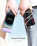 Kuulaa Mini Chargeur portable pour iPhone 4500mAh, Connecteur Lightning intégré Petite banque de puissance de poche, batterie de charge rapide iPhone 14 13 12 11 XR,violet