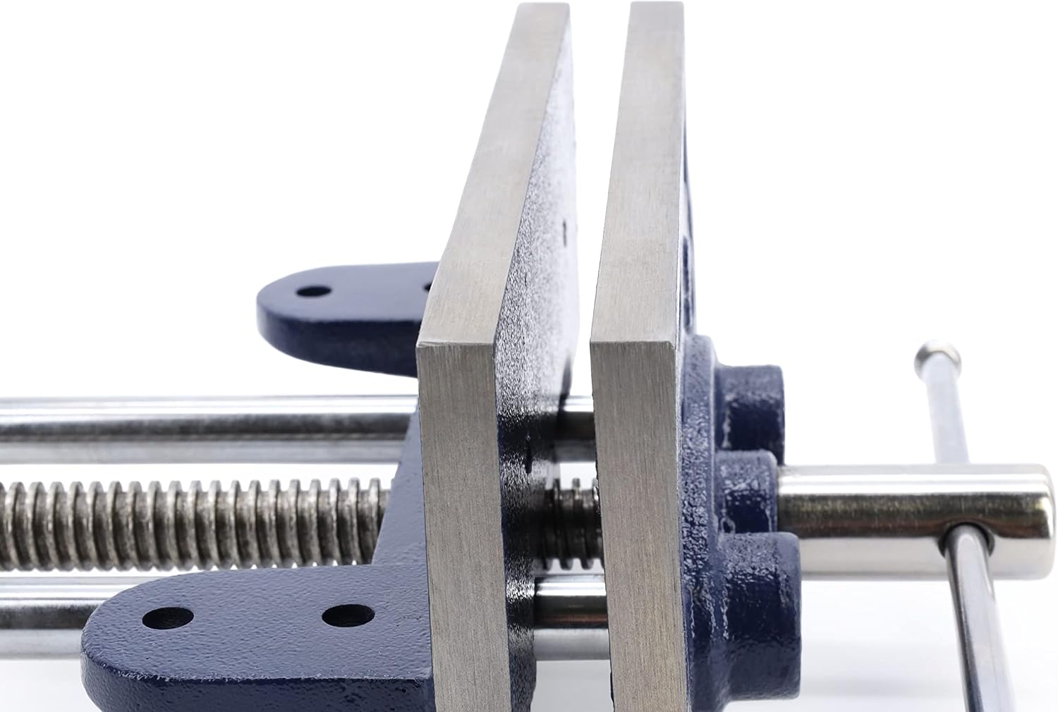 EXXO | 9 Inch Bench Vise | 3 Inch Jaw Depth | Cast Iron | Vise Jaws with Toe-In Feature | Workpiece Clamp, 5383