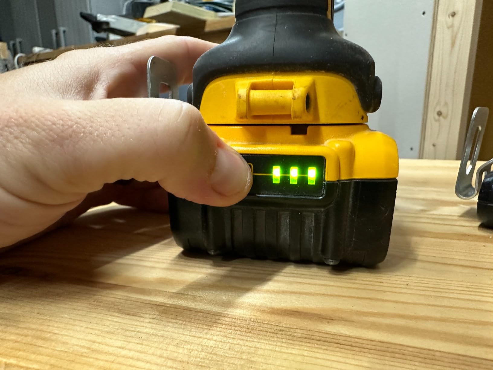 DEWALT 20V MAX Lithium-Ion 5.0 AH Battery (2-Pack) photo review