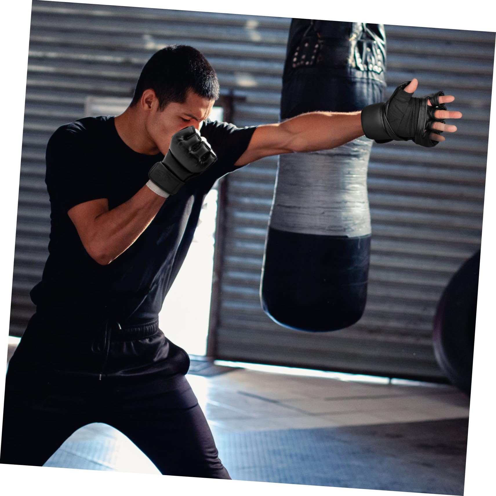 Guanti da Combattimento Mma Design a Mezza Dita, Protezione Mani per Sparring e Allenamento, Materiale Pu e Poliestere, Nero
