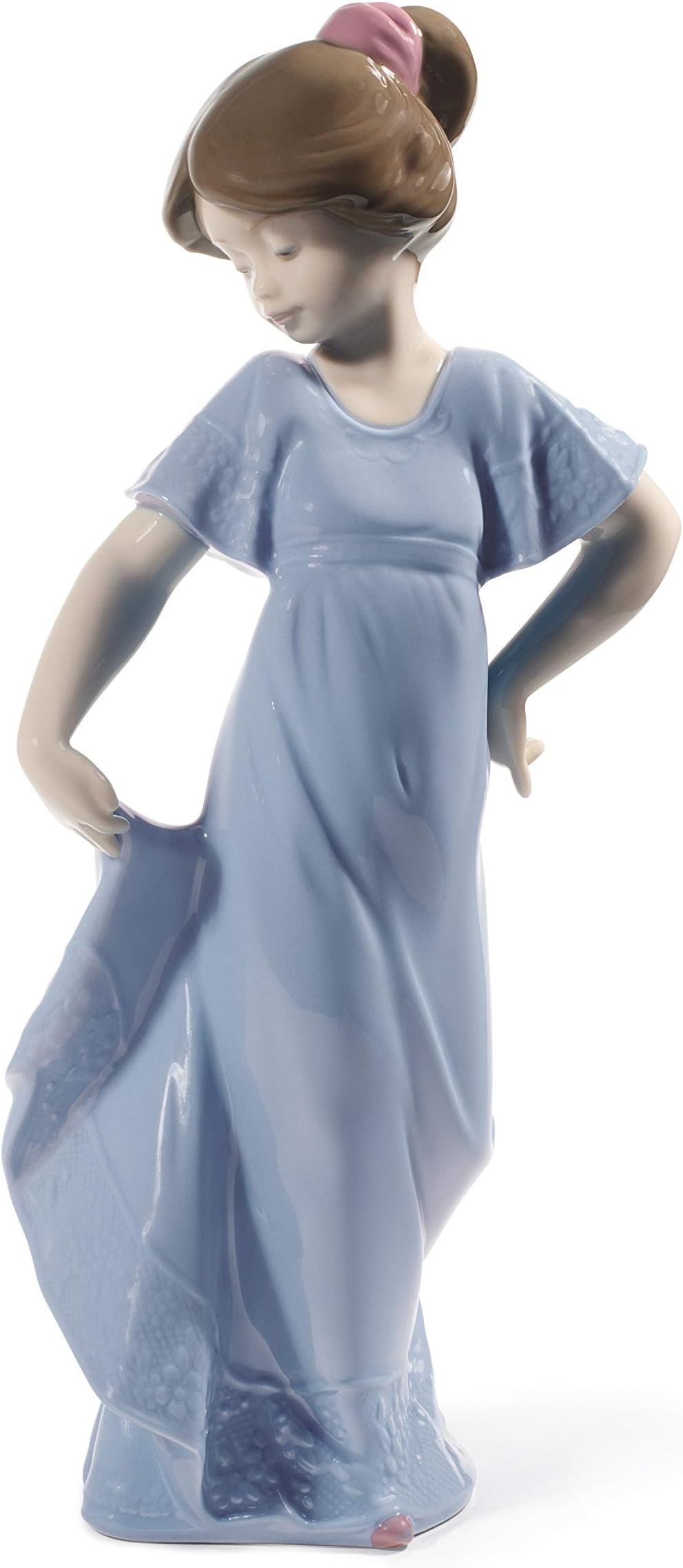 NAO How Pretty! Special Edition. Decorative Gloss Porcelain Figure. Ornamental Figurine of a Girl in a Pastel Nightgown for Home Decoration