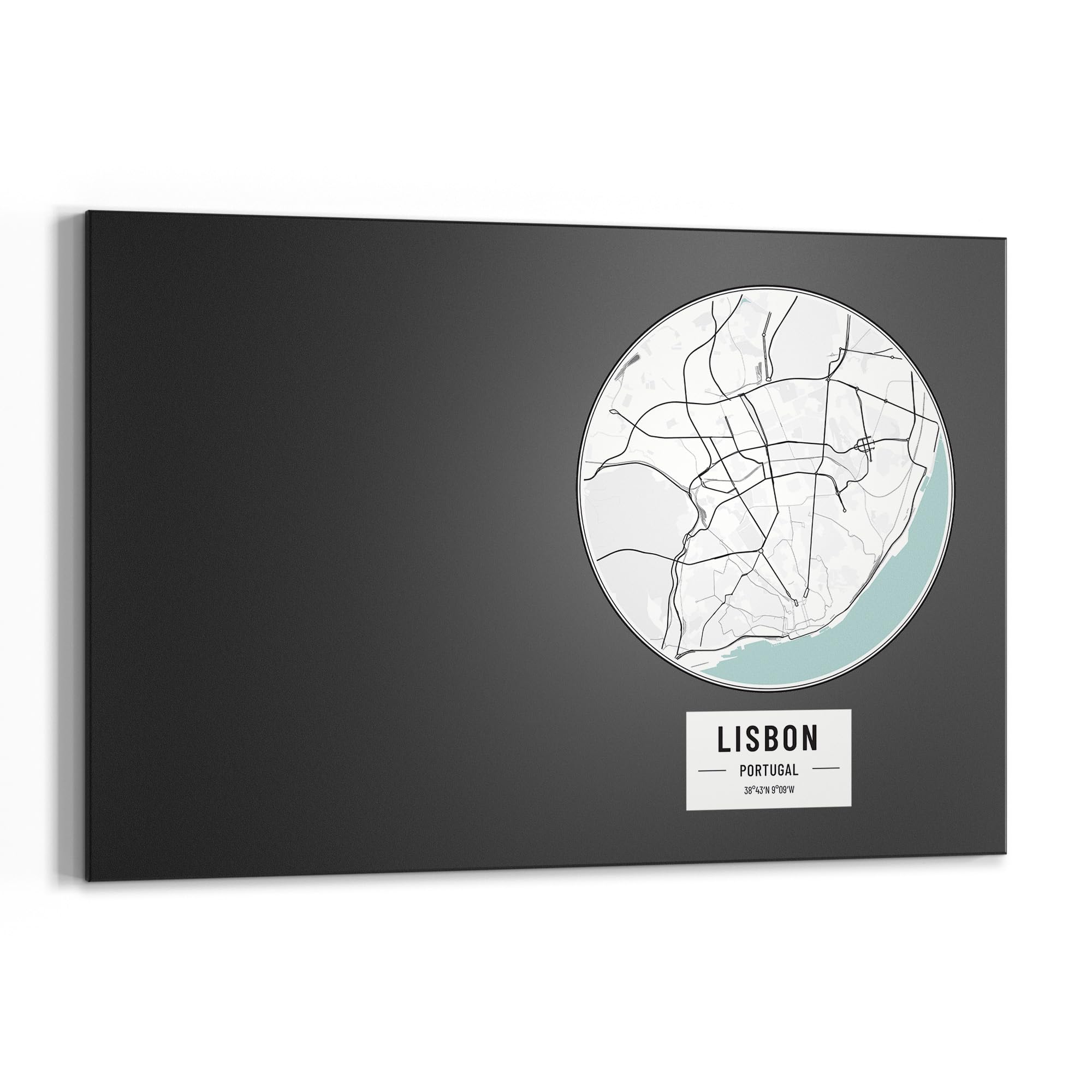 DEQORI Magnetyczna tablica do pisania kredą z nadrukiem UV | motyw "mapa miasta Lisbon" | prostokątna tablica o wymiarach 90 x 60 cm | metalowa tablica kredowa do pisania – dekoracja ścienna do kuchni