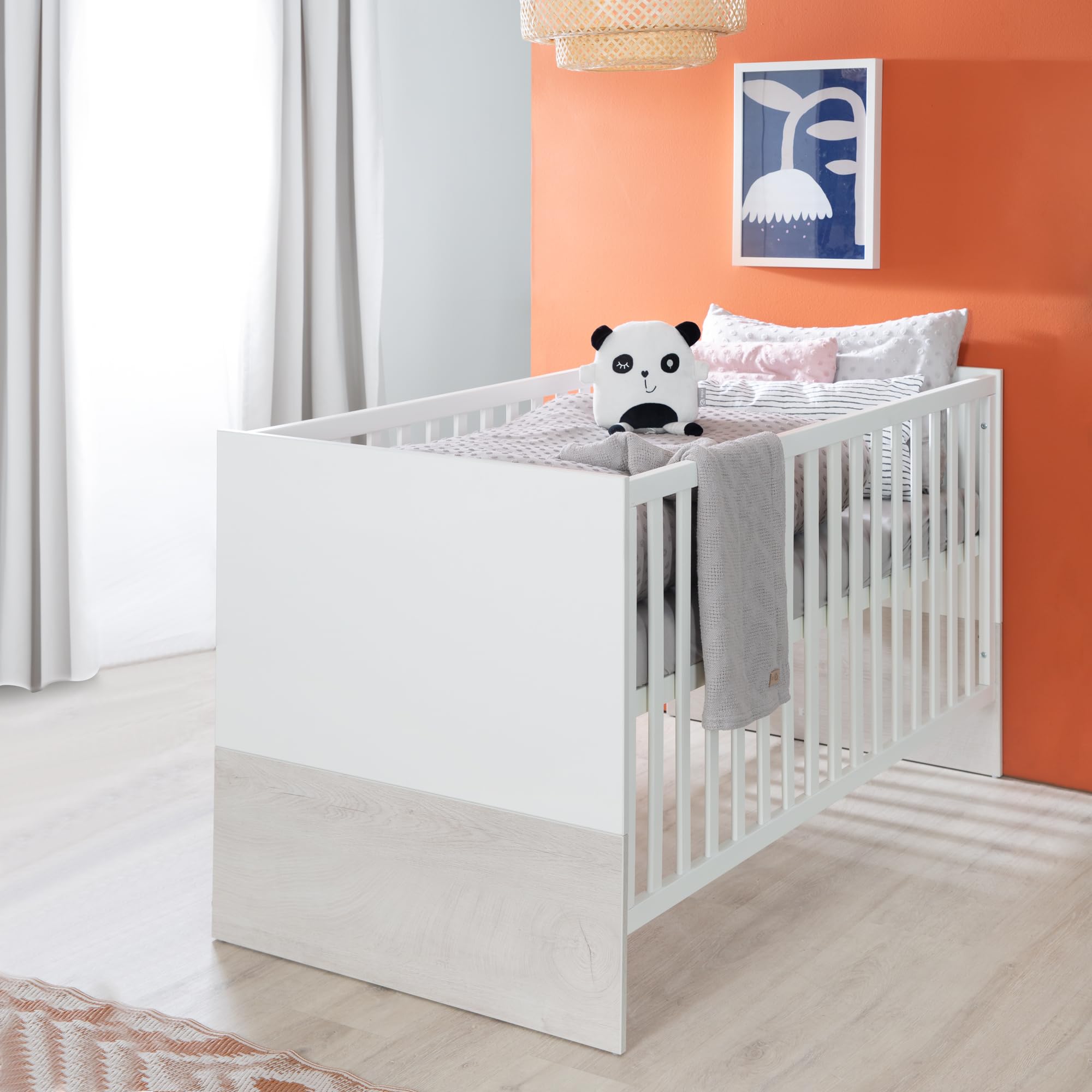 roba Julia - Cuna de bebé escalable (70 x 140 cm, Convertible en Cama Infantil, Regulable en Altura, 3 Barras extraíbles, Color Blanco/decoración de Madera