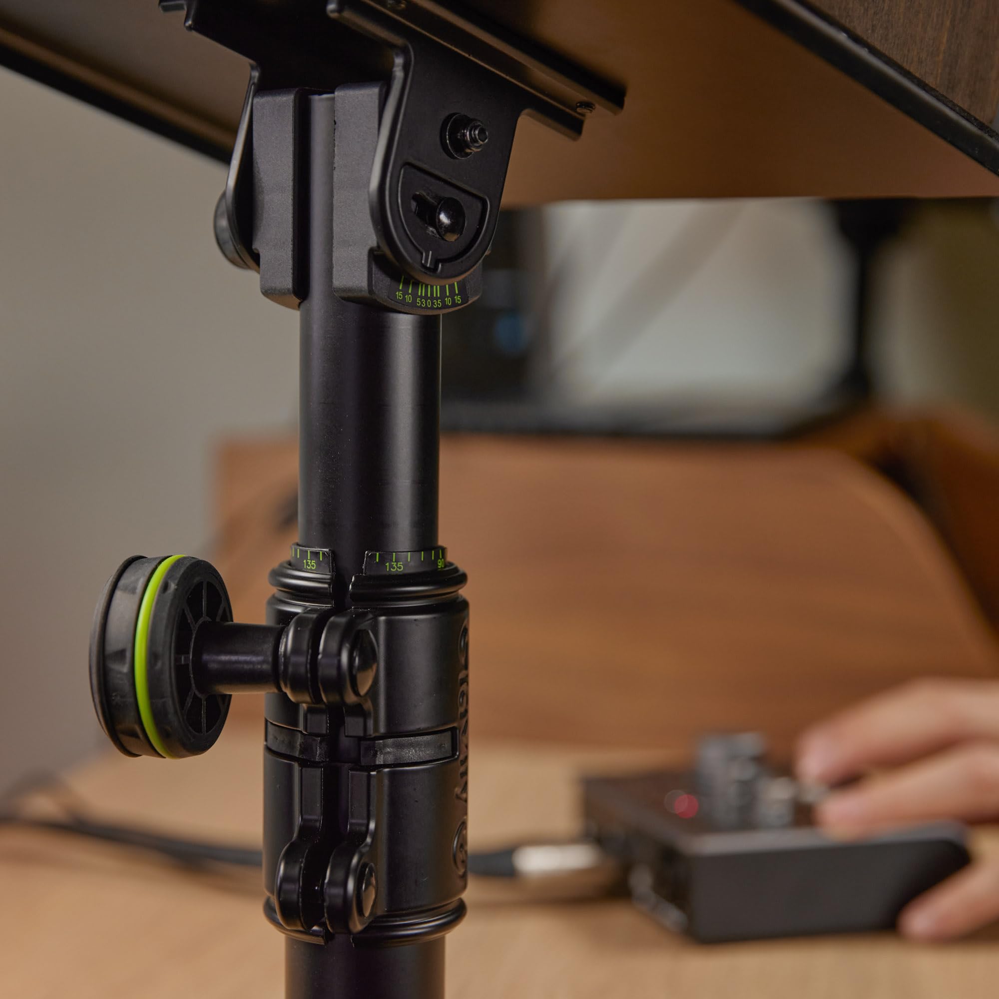 Amazon.com: Gravity SP 3102 TM - Table stand for studio monitors