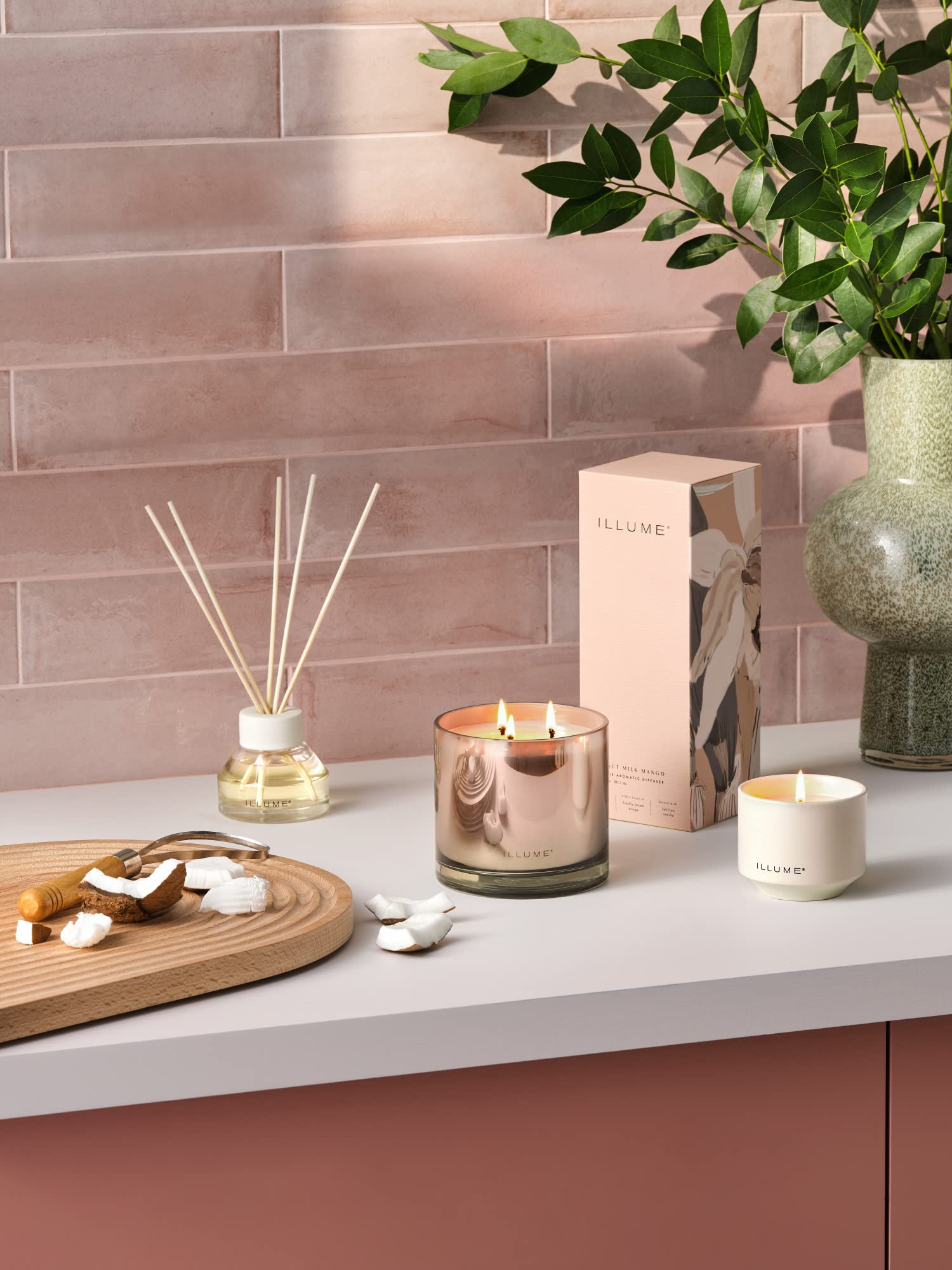 Illume Beautifully Done Essentials Coconut Milk Mango Statement Glass Scented Soy Candle