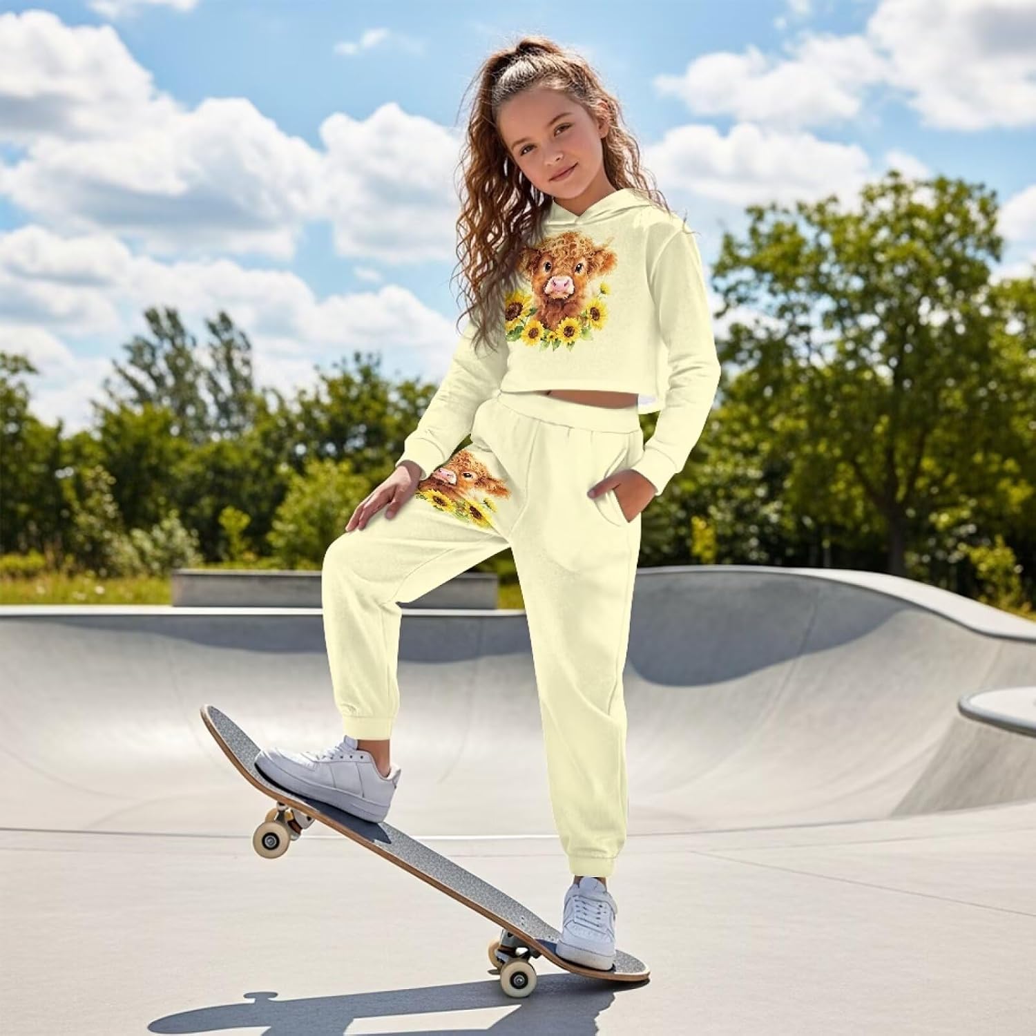 Girls Sweatsuit and Sweatpants 2 Piece Matching Set Crop Tops for Girls Graphic Tee