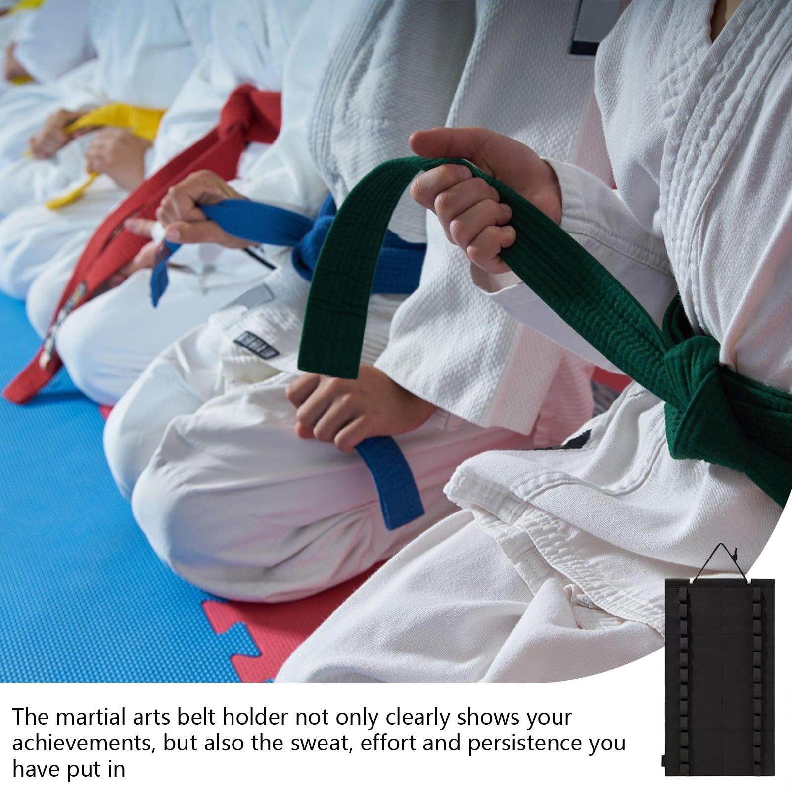 Winartton 12 Gürtel Karate Gürtel Display Rack mit Aufklebern, Kampfsport Gürtel Display Halter, Taekwondo-Gürtel, Jiu Jitsu Gürtel, BJJ Gürtel Display Hängende Halterung für Kinder und Erwachsene