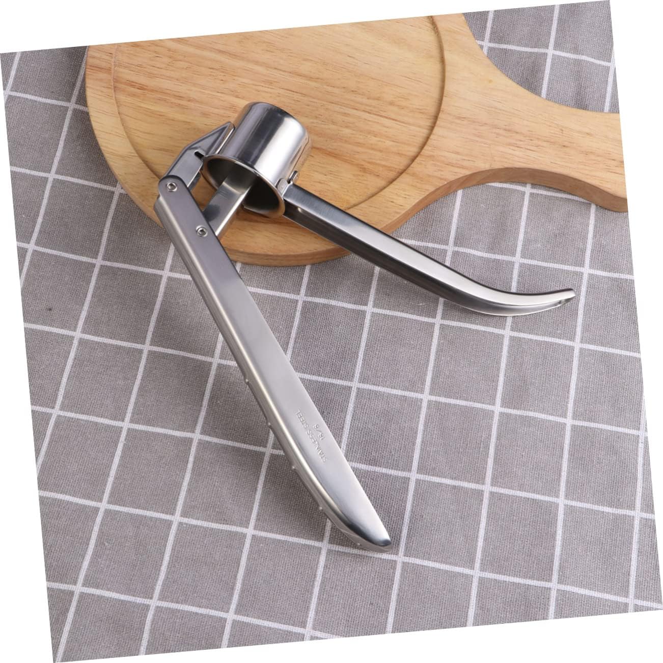 Amosfun 304 Stainless Steel Garlic Press and Ricer Long Handle Anti-Rust Ginger Crusher Ergonomic Tool for Easy Squeezing and Mincing for Cooking and Food Preparation