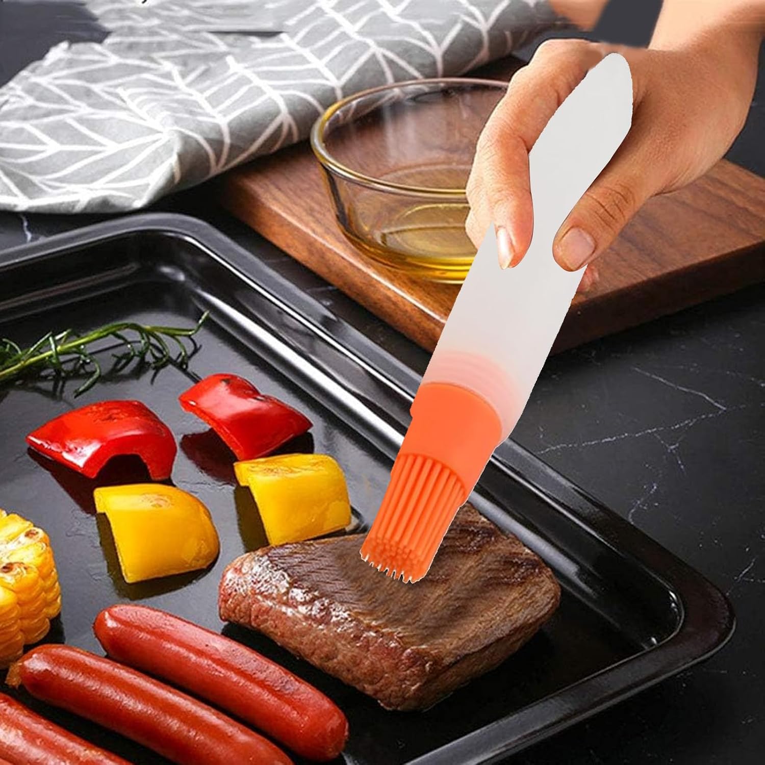 Oil Dispenser Bottle With Brush - Silicone Oil Storage with Brush | Reusable Silicone Pressing Bottle for Salad Dressing, Cooking, Baking