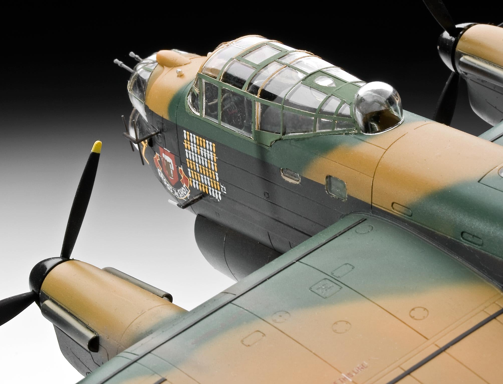 Amazon | ドイツレベル 1/72 アブロランカスターMk.I プラモデル