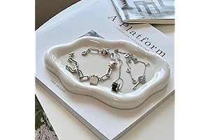 Aesthetic Rose Gold Trinket Tray: A Touch of Glamour for Your Small Bedroom Decor