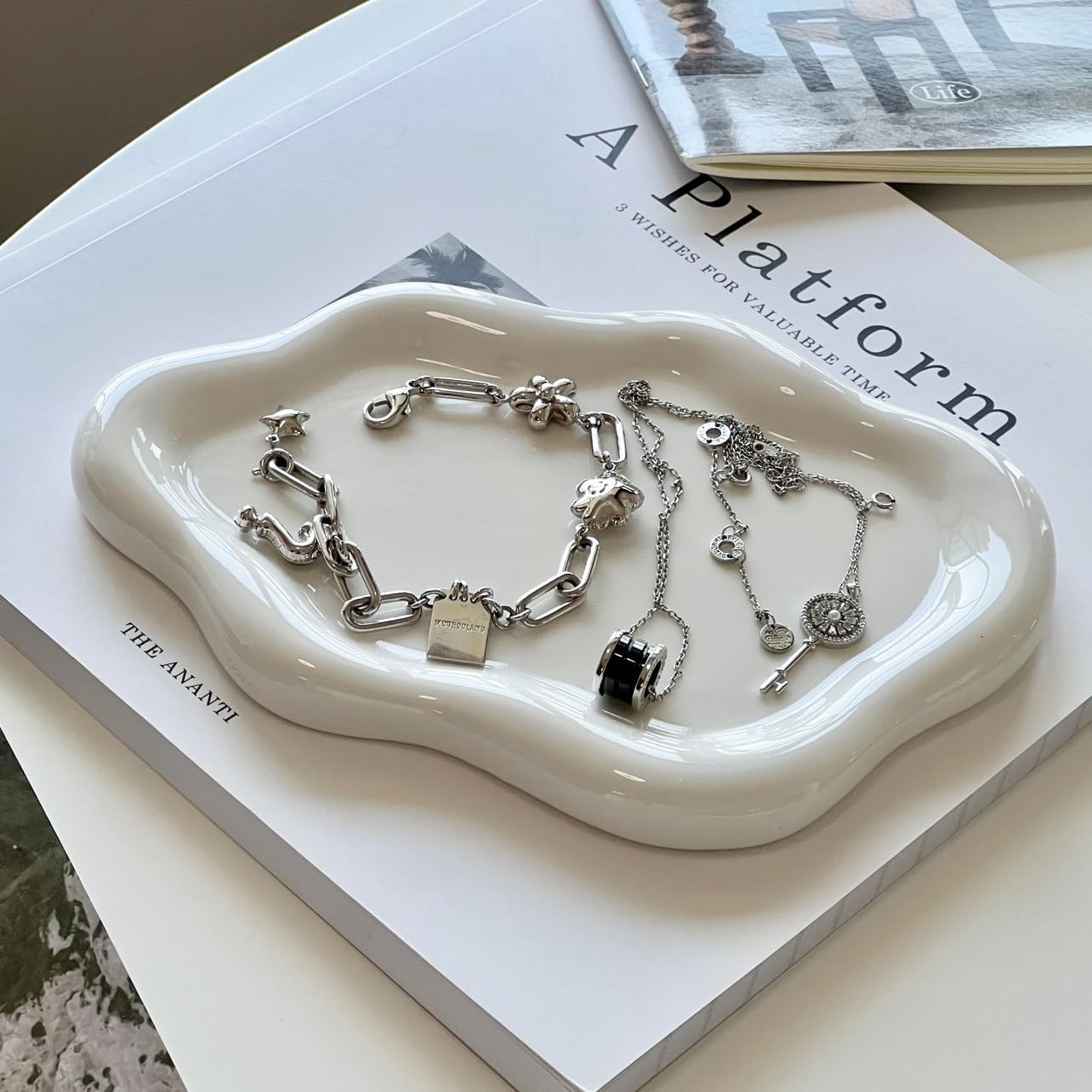 CESTATIVO Jewelry Dish - Trinket & Ring Tray, Ceramic, Aesthetic Vanity Decor - Mother's Day, Christmas, Birthday Gift for Women (White)