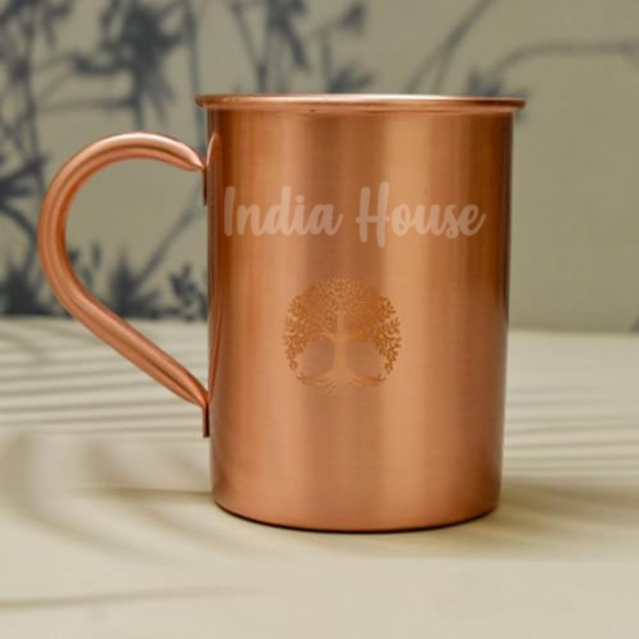Moscow Mule Copper Mugs – zestaw 4 szklanek z litego miedzi z motywem drzewa, 16 oz, bezpieczne dla żywności i koktajli, zestaw ze słomkami i podstawkami do zimnych napojów, piwa, wini