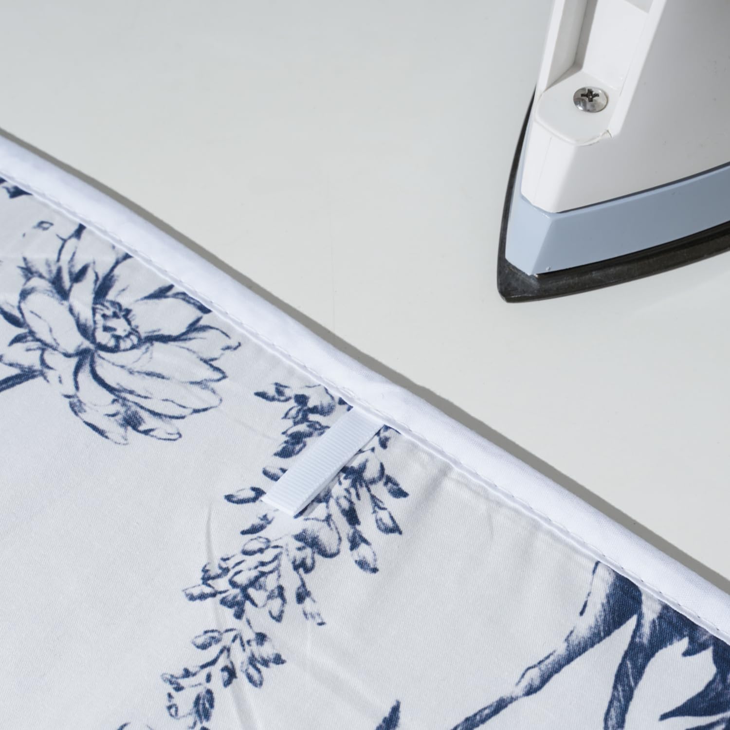 Umiin Copertura per Stirare Universale 75x100 cm - Tappeto da Stiro Spesso con 3 Clip per Porta e Parete - Pieghevole con Cinghie di Fissaggio - Design Uccelli e Fiori, Ideale per Tavolo e Letto