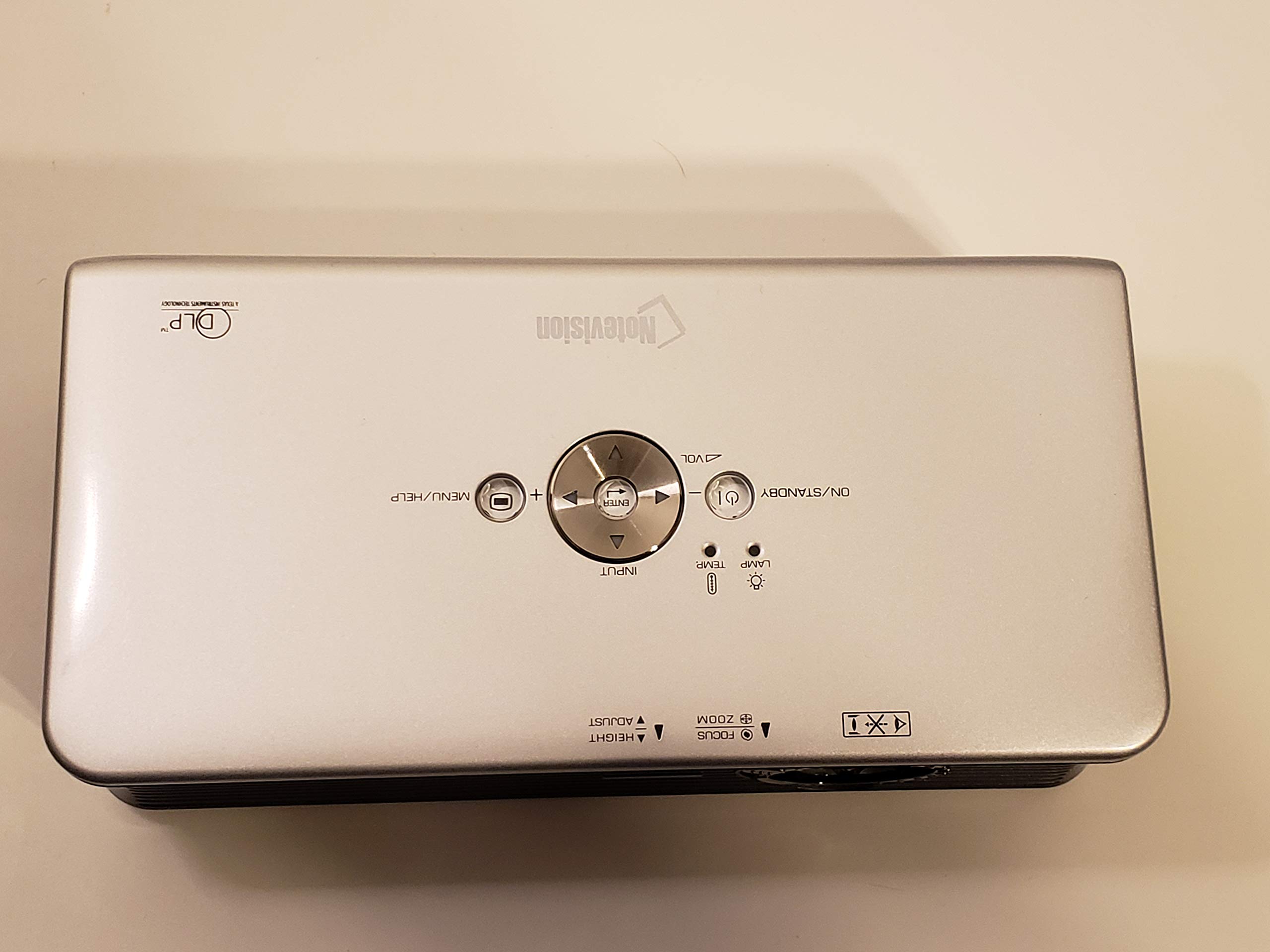 Amazon.com: Sharp Proyector de video DLP ultra portátil XR-1S