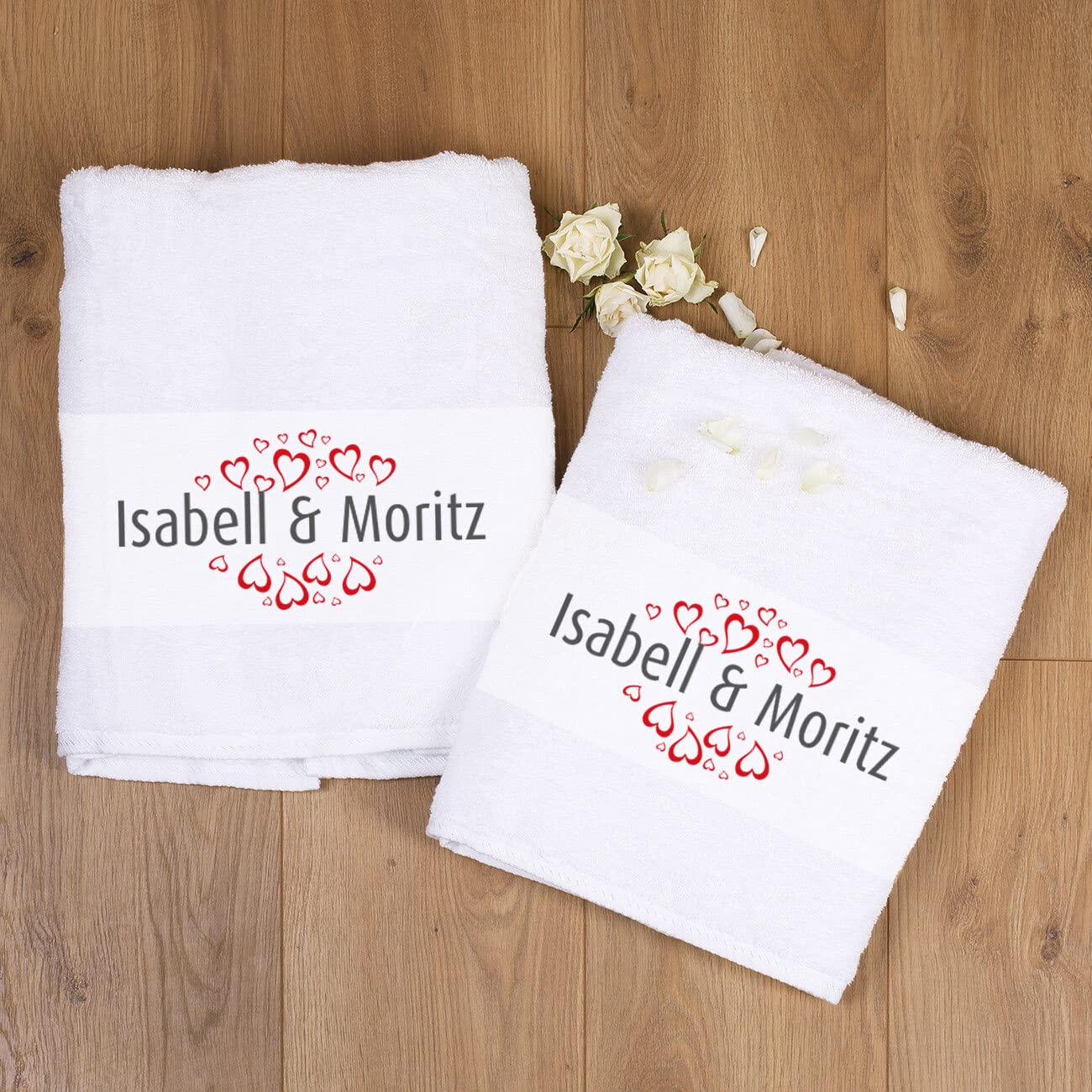 Herz & Heim® Handtuch-Set 2 Stück (Weiß, 50x100) für Paare mit Aufdruck des Namens/Hochzeitsgeschenk Herzen