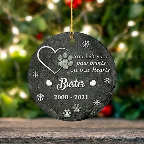 Miniatura 4 de Adorno conmemorativo personalizado para mascotas para perro, gato, mascota, huellas de pata izquierda en nuestros corazones, copos de nieve con