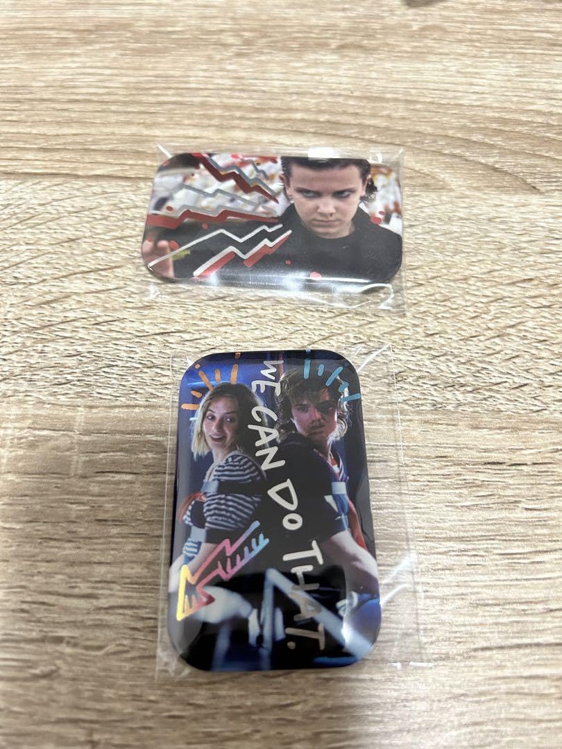 ストレンジャーシングス　缶バッジ　スクエア　マイク　ダスティン　ウィル ストレンジャー・シングス 未知の世界Stranger Things スクエア